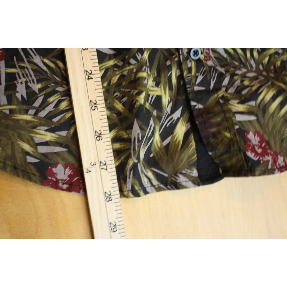 Guess Shorts Men's Medium Multicolor Button Up Tropical Aloha Beach Casual Top